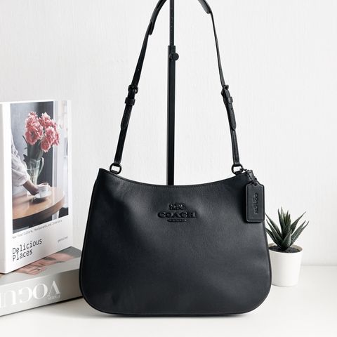 JuzBeauty_JuzBeautyMalaysia_JuzPretty_Authentic_Kbeauty_Malaysia_Skin_Care_Cosmetics_Jbeauty_Health_Care_korean_streetwear_US_Luxury_COACH CP101 Penelope Shoulder Bag In Black 腋下包1