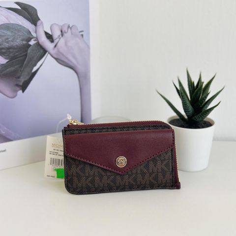JuzBeauty_JuzBeautyMalaysia_JuzPretty_Authentic_Kbeauty_Malaysia_Skin_Care_Cosmetics_Jbeauty_Health_Care_korean_streetwear_US_Luxury_MICHAEL KORS 35F1GTVD5B Jet Set Travel Signature Small Corner Zip Card Holder In Merlot 卡包1