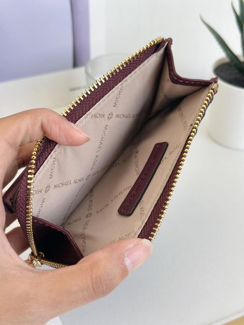 JuzBeauty_JuzBeautyMalaysia_JuzPretty_Authentic_Kbeauty_Malaysia_Skin_Care_Cosmetics_Jbeauty_Health_Care_korean_streetwear_US_Luxury_MICHAEL KORS 35F1GTVD5B Jet Set Travel Signature Small Corner Zip Card Holder In Merlot 卡包2