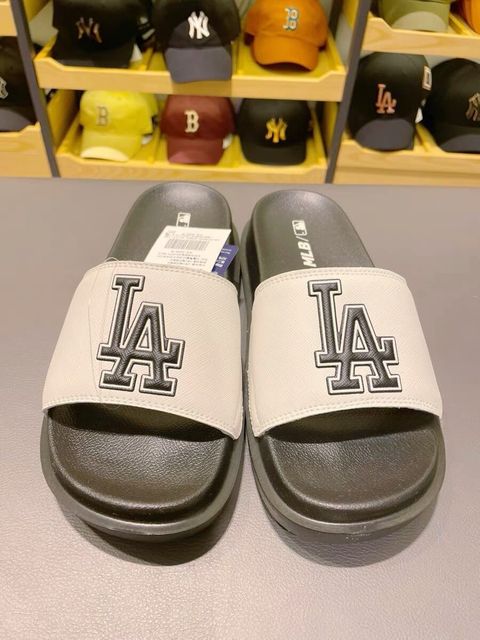 JuzBeauty-JuzBeautyMalaysia-JuzPretty-Authentic-Kbeauty-Malaysia-Skin-Care-Cosmetics-Jbeauty-Health-Care-korean-streetwear-MLB Chunky Mound Basic Slide 拖鞋 3ALPCMM4N2