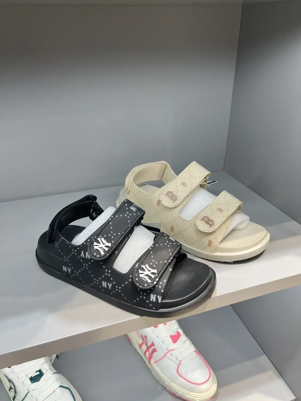 【 MLB 】CHUNKY SANDLE DIA MONOGRAM LIMITED EDITION】MLB CHUNKY Sandal Dia Monogram 凉鞋