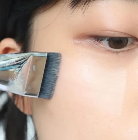 JuzBeauty-JuzBeautyMalaysia-JuzPretty-Authentic-Kbeauty-Malaysia-Skin-Care-Cosmetics-Jbeauty-Health-Care-korean-streetwear-Olive-Young-WAKEMAKE Spatula Wide Foundation Brush WAKE MAKE 一字型扁平粉底刷2