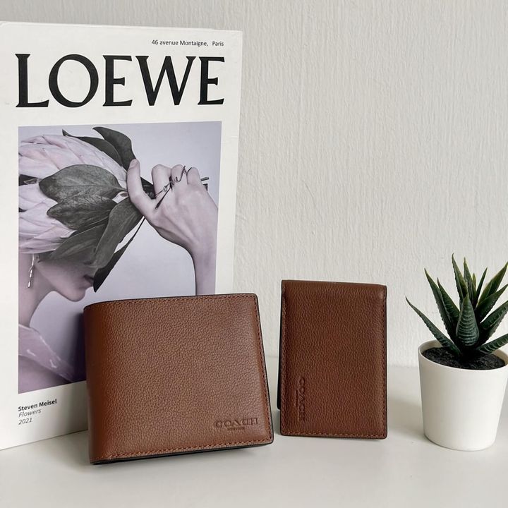 JuzBeauty_JuzBeautyMalaysia_JuzPretty_Authentic_Kbeauty_Malaysia_Skin_Care_Cosmetics_Jbeauty_Health_Care_korean_streetwear_US_Luxury_COACH F74991 CR911 Compact ID Wallet In Sport Calf Leather In Saddle 男款钱包卡包1