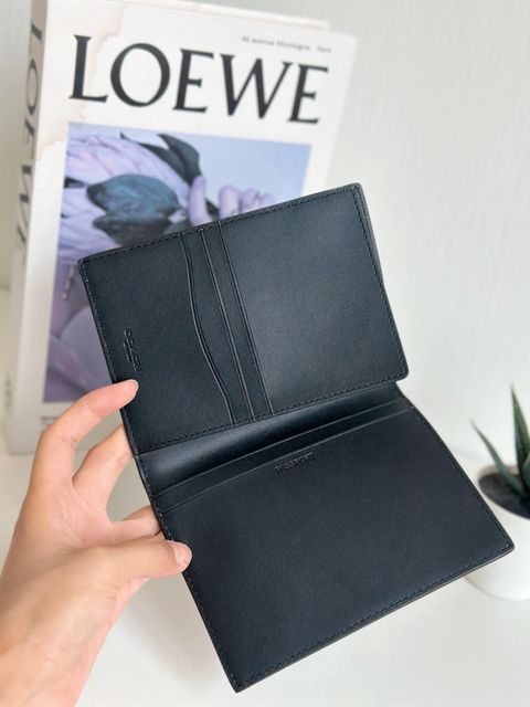 JuzBeauty_JuzBeautyMalaysia_JuzPretty_Authentic_Kbeauty_Malaysia_Skin_Care_Cosmetics_Jbeauty_Health_Care_korean_streetwear_US_Luxury_COACH F93518 Passport Case In Signature Canvas In QB:Tan 护照夹2