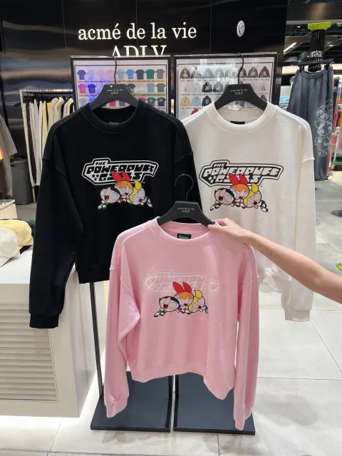 JuzBeauty-JuzBeautyMalaysia-JuzPretty-Authentic-Kbeauty-Malaysia-Skin-Care-Cosmetics-Jbeauty-Health-Care-korean-streetwear-ADLV x POWERPUFF GIRLS Logo Crop Sweatshirt 长袖上衣3