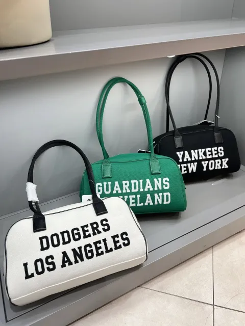 Kbeauty-Malaysia-Skin-Care-Cosmetics-Jbeauty-Health-Care-korean-streetwear-MLB Varsity Jacquard Canvas Square Shoulder Bag 保龄球包 3ABQL014N11