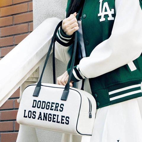 Kbeauty-Malaysia-Skin-Care-Cosmetics-Jbeauty-Health-Care-korean-streetwear-MLB Varsity Jacquard Canvas Square Shoulder Bag 保龄球包 3ABQL014N9 copy 2