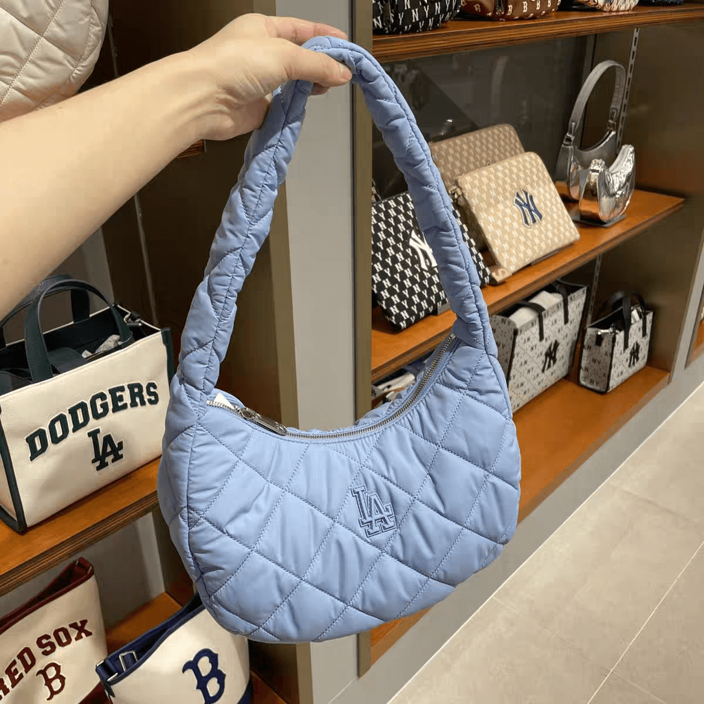 JuzBeauty-JuzBeautyMalaysia-JuzPretty-Authentic-Kbeauty-Malaysia-Skin-Care-Cosmetics-Jbeauty-Health-Care-korean-streetwear-MLB Padded Quilted Medium Hobo Bag 云朵腋下包 3ABQM093610