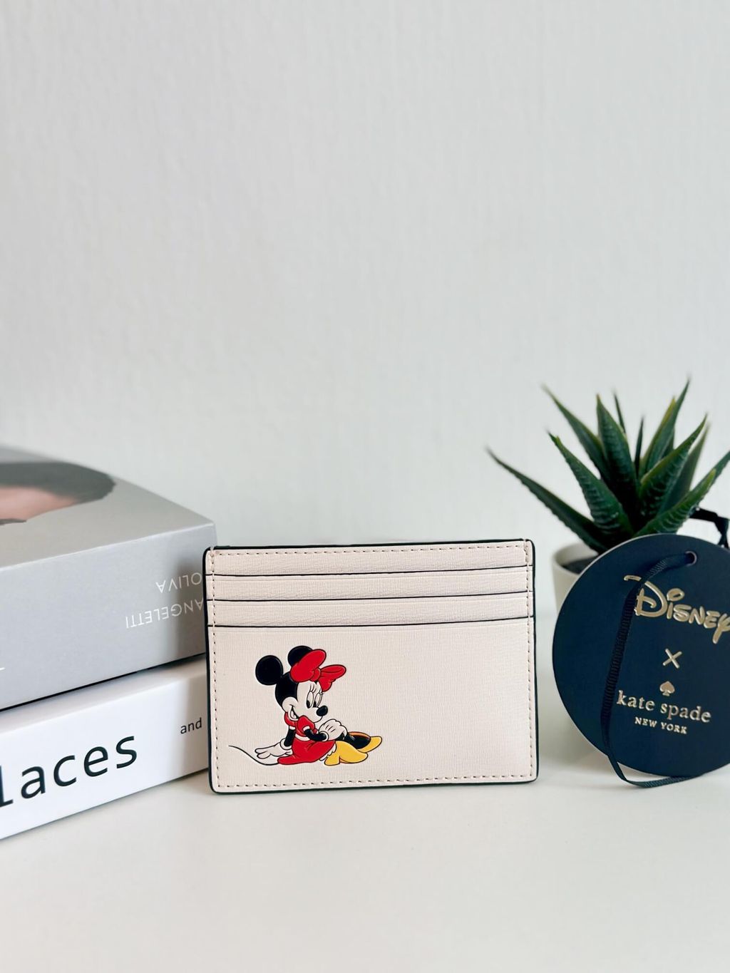 JuzBeauty_JuzBeautyMalaysia_JuzPretty_Authentic_Kbeauty_Malaysia_Skin_Care_Cosmetics_Jbeauty_Health_Care_korean_streetwear_US_Luxury_KATE SPADE X DISNEY KG658 Minnie Small Slim Card Holder 卡包3