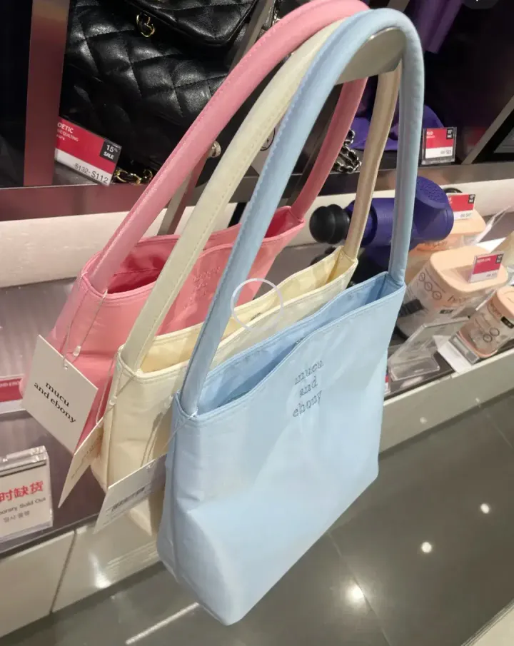JuzBeauty-JuzBeautyMalaysia-JuzPretty-Authentic-Kbeauty-Malaysia-Skin-Care-Cosmetics-Jbeauty-Health-Care-korean-streetwear-MUCU AND EBONY Nearest Bag 两用尼龙包9