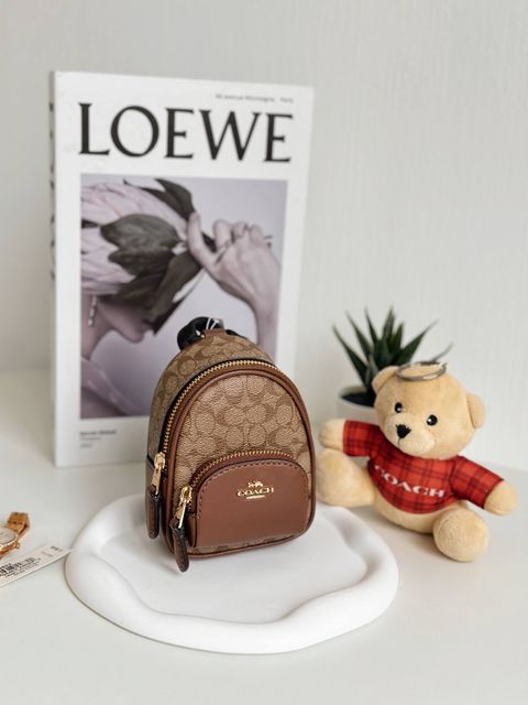 JuzBeauty_JuzBeautyMalaysia_JuzPretty_Authentic_Kbeauty_Malaysia_Skin_Care_Cosmetics_Jbeauty_Health_Care_korean_streetwear_US_Luxury_COACH C7803 Mini Court Backpack Bag Charm In Khaki Saddle 挂件5