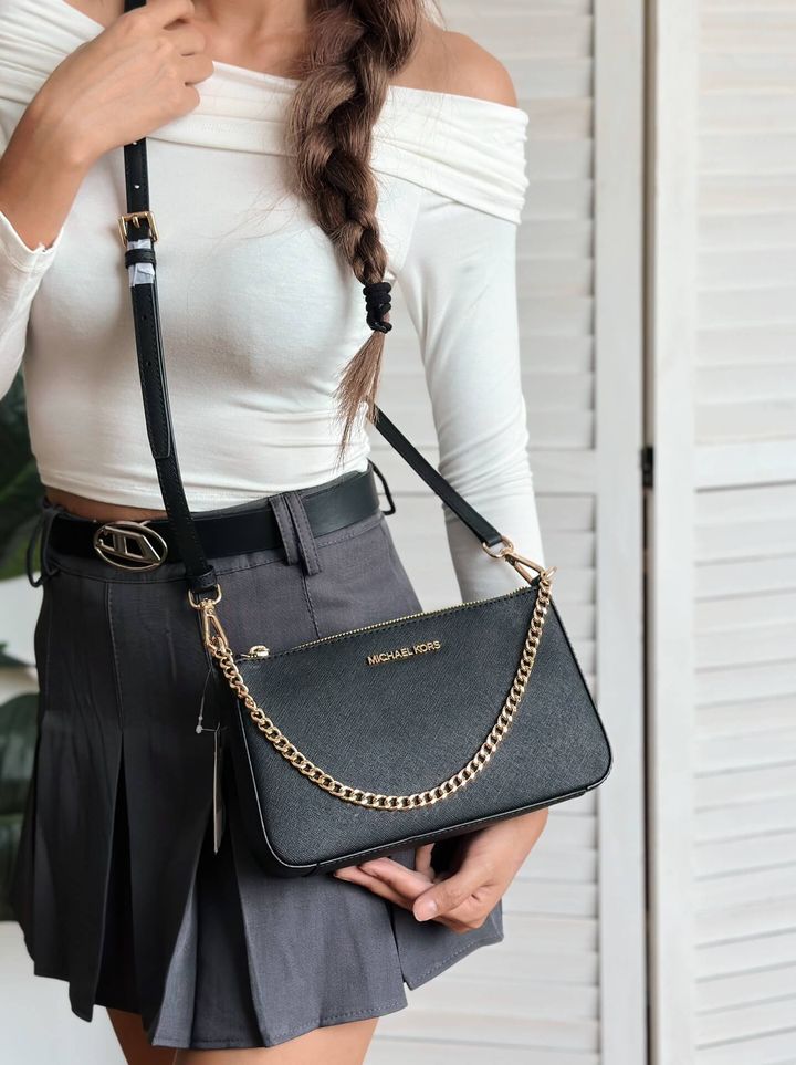 JuzBeauty_JuzBeautyMalaysia_JuzPretty_Authentic_Kbeauty_Malaysia_Skin_Care_Cosmetics_Jbeauty_Health_Care_korean_streetwear_US_Luxury_MICHAEL KORS 35S0GTVU6L Jet Set Travel Medium Zip Pouchette Leather Black 斜挎包5