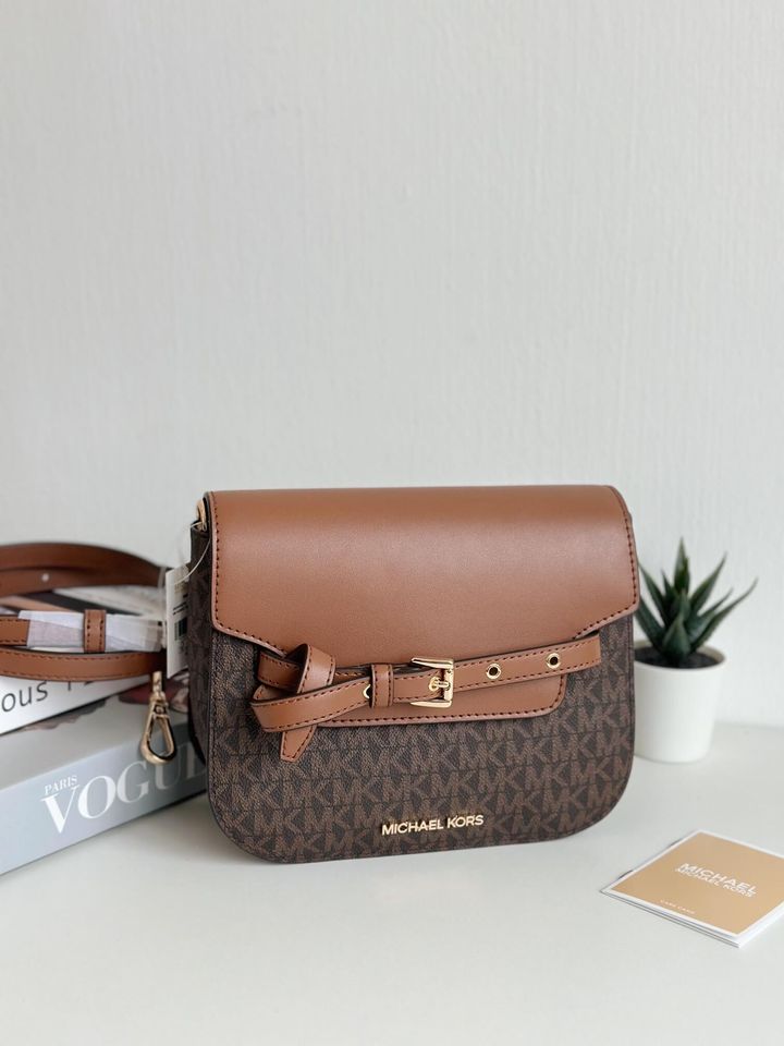 JuzBeauty_JuzBeautyMalaysia_JuzPretty_Authentic_Kbeauty_Malaysia_Skin_Care_Cosmetics_Jbeauty_Health_Care_korean_streetwear_US_Luxury_MICHAEL KORS 35S2GU5C1B Emilia Small Logo Crossbody Bag In Brown 斜挎包5