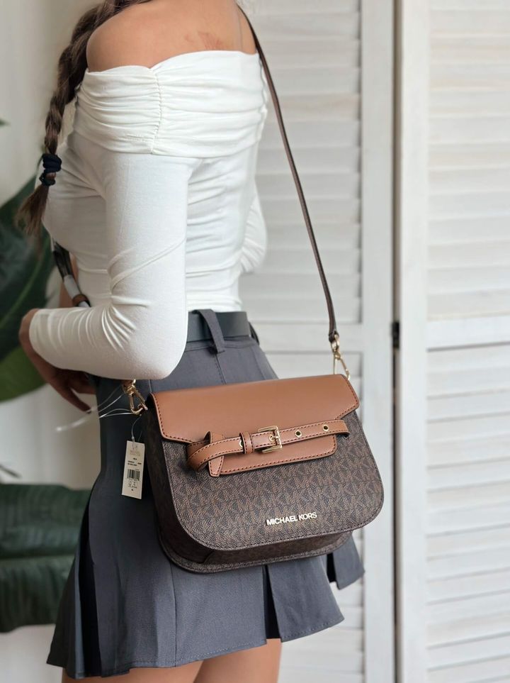 JuzBeauty_JuzBeautyMalaysia_JuzPretty_Authentic_Kbeauty_Malaysia_Skin_Care_Cosmetics_Jbeauty_Health_Care_korean_streetwear_US_Luxury_MICHAEL KORS 35S2GU5C1B Emilia Small Logo Crossbody Bag In Brown 斜挎包10