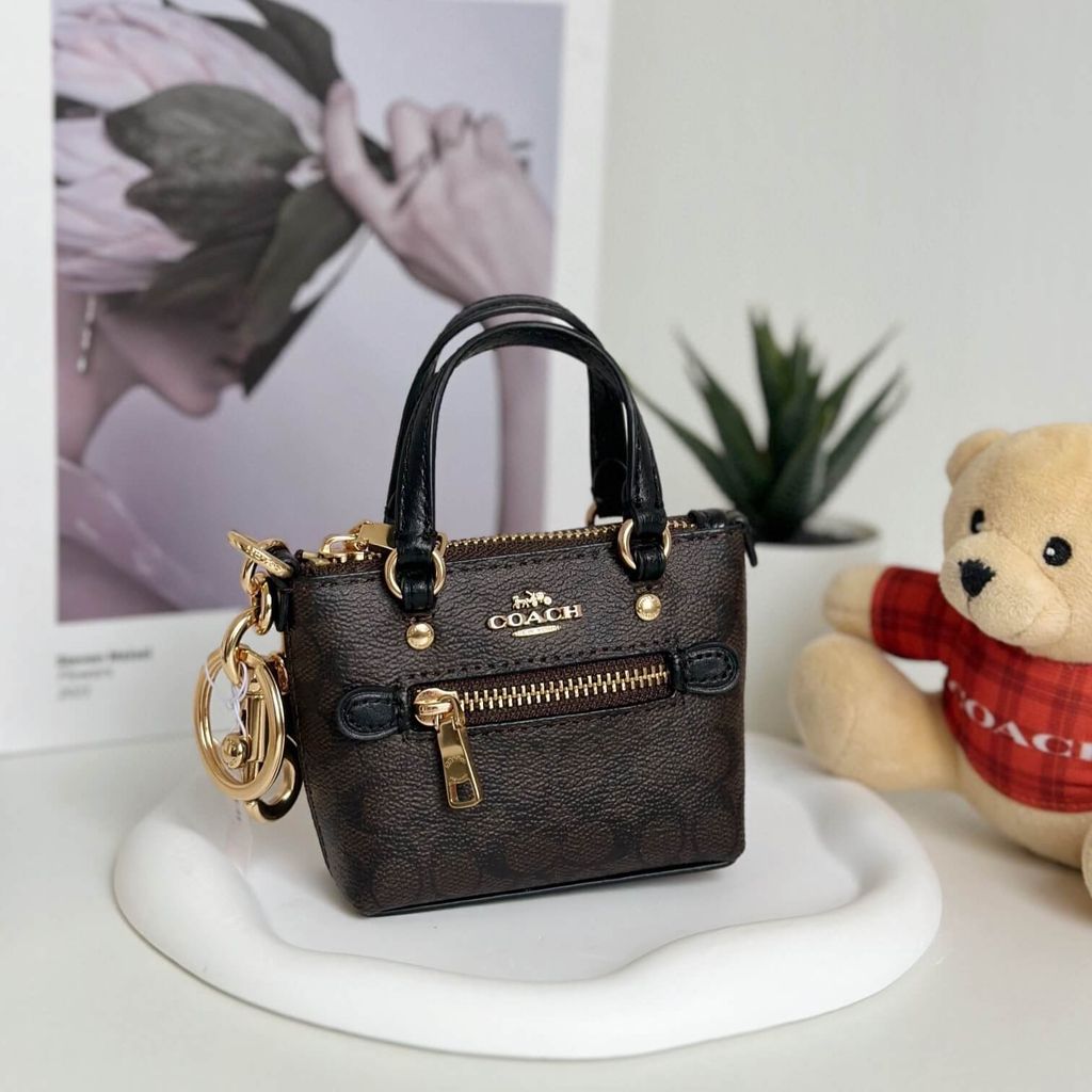 JuzBeauty_JuzBeautyMalaysia_JuzPretty_Authentic_Kbeauty_Malaysia_Skin_Care_Cosmetics_Jbeauty_Health_Care_korean_streetwear_US_Luxury_COACH CC895 Mini Gallery Tote Bag Charm in Black Brown 钥匙零钱包4