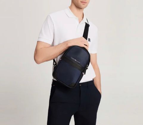JuzBeauty_JuzBeautyMalaysia_JuzPretty_Authentic_Kbeauty_Malaysia_Skin_Care_Cosmetics_Jbeauty_Health_Care_korean_streetwear_US_Luxury_TOMMY HILFIGER 69JA2034102ZO Sling Pack In Navy 斜挎包3