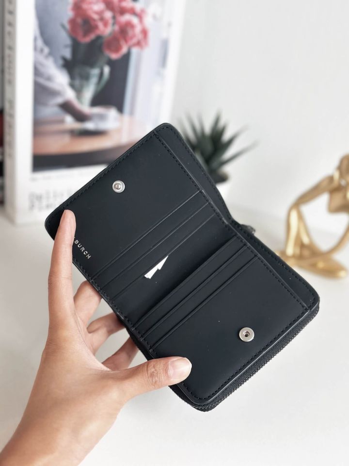JuzBeauty_JuzBeautyMalaysia_JuzPretty_Authentic_Kbeauty_Malaysia_Skin_Care_Cosmetics_Jbeauty_Health_Care_korean_streetwear_US_Luxury_TORY BURCH 149653 Britten Matte Wallet BiFold Wallet In Black 女款钱包3