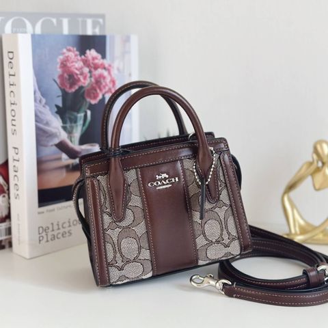 JuzBeauty_JuzBeautyMalaysia_JuzPretty_Authentic_Kbeauty_Malaysia_Skin_Care_Cosmetics_Jbeauty_Health_Care_korean_streetwear_US_Luxury_COACH CU986 Andrea Mini Carryall Crossbody bag In Signature Jacquard In Maple 女款斜挎包1