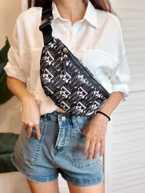 JuzBeauty_JuzBeautyMalaysia_JuzPretty_Authentic_Kbeauty_Malaysia_Skin_Care_Cosmetics_Jbeauty_Health_Care_korean_streetwear_US_Luxury_KARL LAGERFELD LH4IE1AG Amour Belt Bag 胸包5