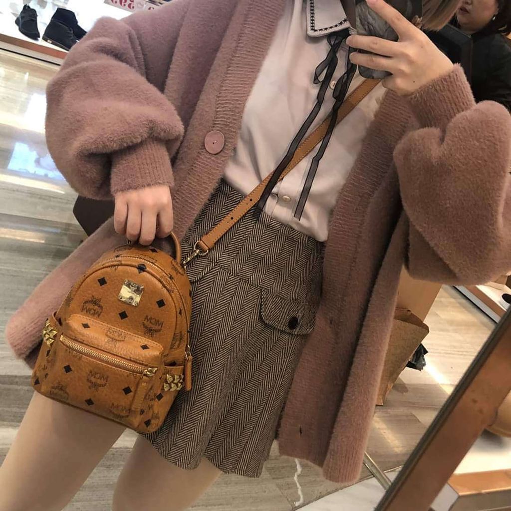 JuzBeauty-JuzBeautyMalaysia-JuzPretty-Authentic-Kbeauty-Malaysia-Skin-Care-Cosmetics-Jbeauty-Health-Care-korean-streetwear-MCM Stark Bebe Boo Side Studs Backpack in Visetos X-Mini 超迷你双肩包9