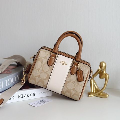 JuzBeauty_JuzBeautyMalaysia_JuzPretty_Authentic_Kbeauty_Malaysia_Skin_Care_Cosmetics_Jbeauty_Health_Care_korean_streetwear_US_Luxury_COACH Mini Rowan 枕头包1