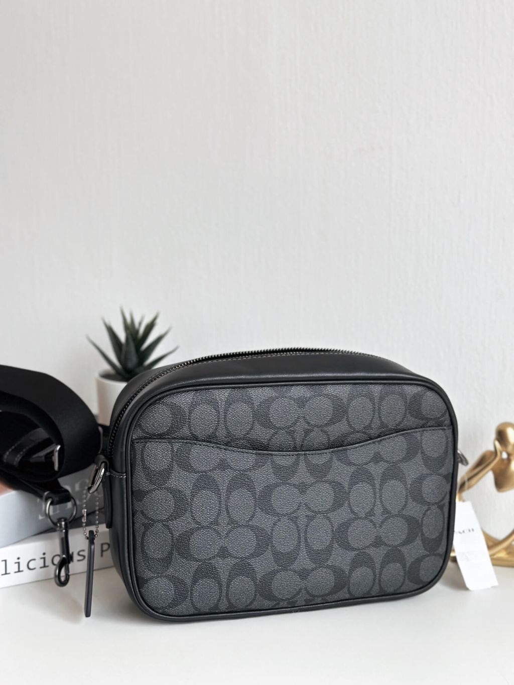 JuzBeauty_JuzBeautyMalaysia_JuzPretty_Authentic_Kbeauty_Malaysia_Skin_Care_Cosmetics_Jbeauty_Health_Care_korean_streetwear_US_Luxury_COACH CJ510 Elias Crossbody In Signature Canvas Gunmetal/Charcoal 男款相机包