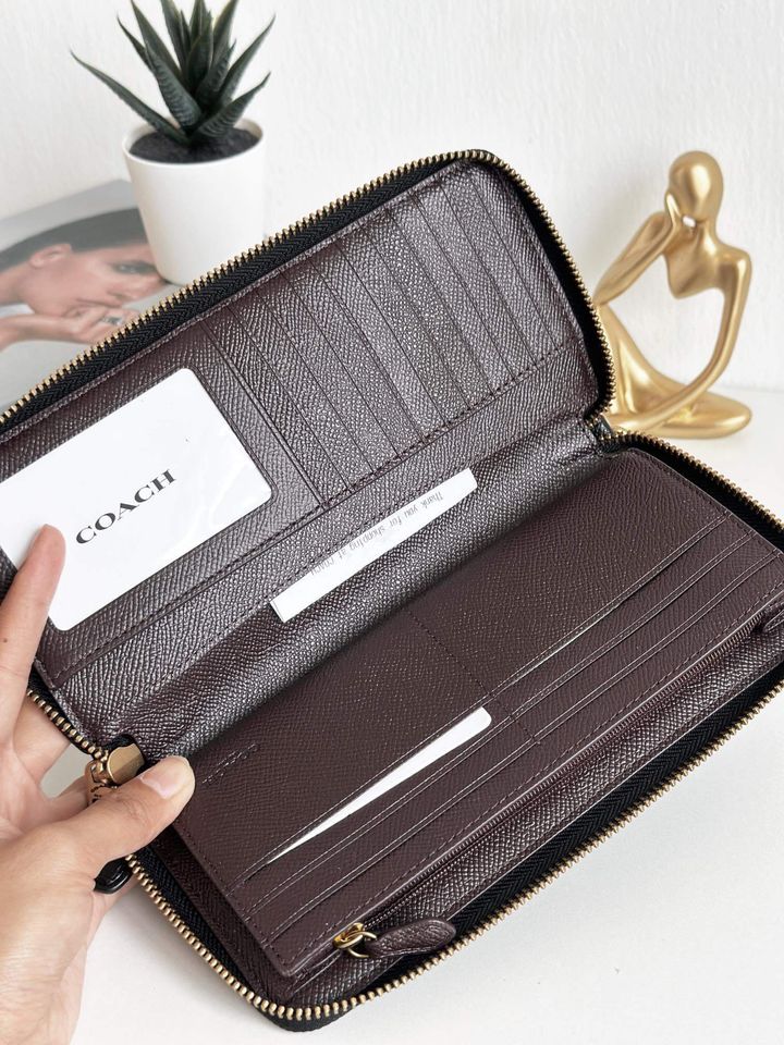 JuzBeauty_JuzBeautyMalaysia_JuzPretty_Authentic_Kbeauty_Malaysia_Skin_Care_Cosmetics_Jbeauty_Health_Care_korean_streetwear_US_Luxury_COACH C7184 Continental Wallet In Black 长钱包2