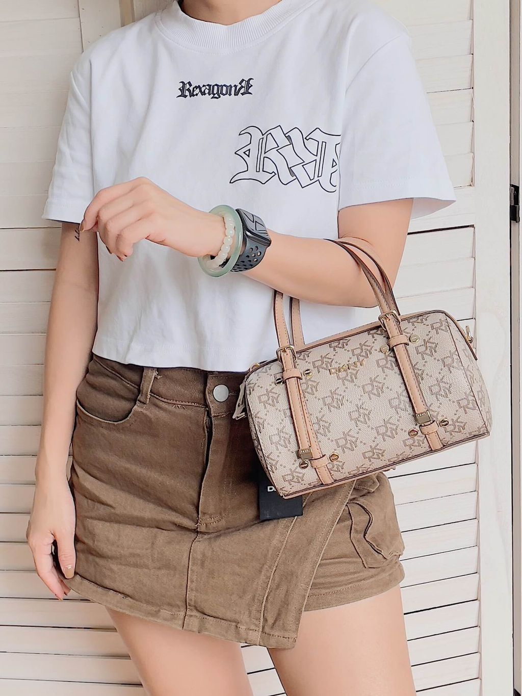 JuzBeauty_JuzBeautyMalaysia_JuzPretty_Authentic_Kbeauty_Malaysia_Skin_Care_Cosmetics_Jbeauty_Health_Care_korean_streetwear_US_Luxury_DKNY R11D6L05 Bo Mini Duffle Crossbody In Khaki 圆筒包6