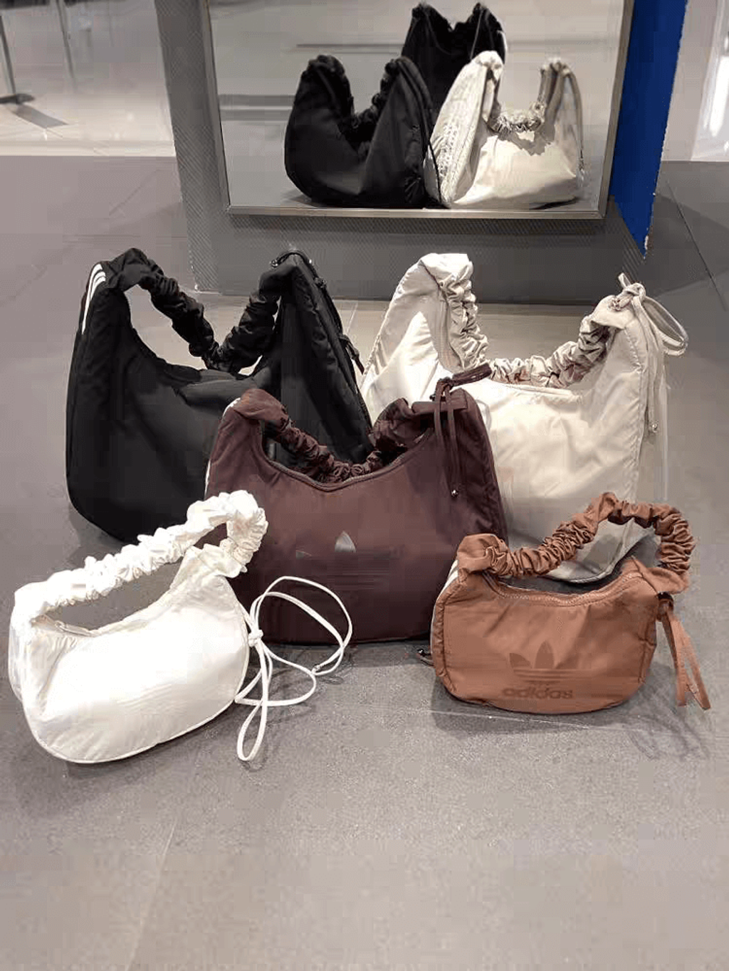 JuzBeauty-JuzBeautyMalaysia-JuzPretty-Authentic-Kbeauty-Malaysia-Skin-Care-Cosmetics-Jbeauty-Health-Care-korean-streetwear-ADIDAS Maillard Shoulder Bag 美拉德褶皱云朵包13.jpg