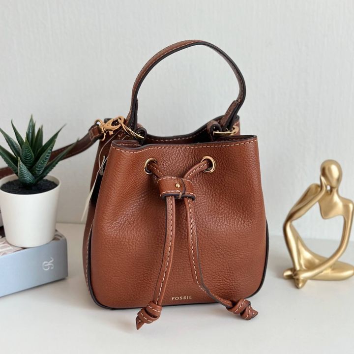 JuzBeauty_JuzBeautyMalaysia_JuzPretty_Authentic_Kbeauty_Malaysia_Skin_Care_Cosmetics_Jbeauty_Health_Care_korean_streetwear_US_Luxury_FOSSIL SHB3196210 Tessa Small Bucket Crossbody In Brown 水桶包1