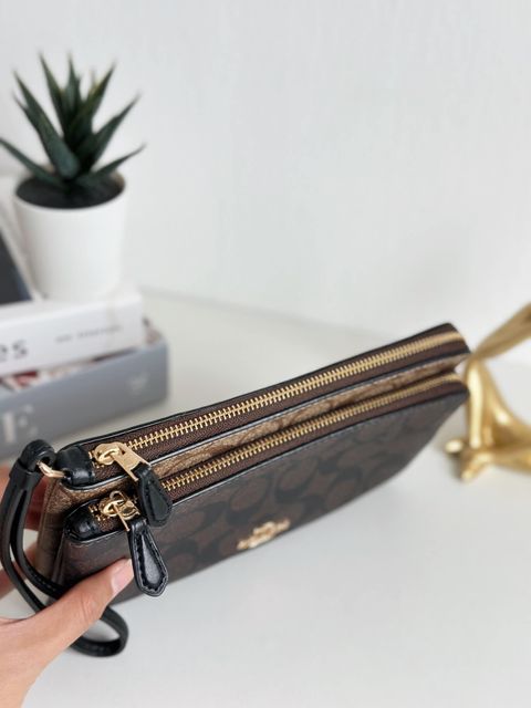 JuzBeauty_JuzBeautyMalaysia_JuzPretty_Authentic_Kbeauty_Malaysia_Skin_Care_Cosmetics_Jbeauty_Health_Care_korean_streetwear_US_Luxury_COACH C7313 Double Zip Wallet In Blocked Signature Canvas 手拿包3