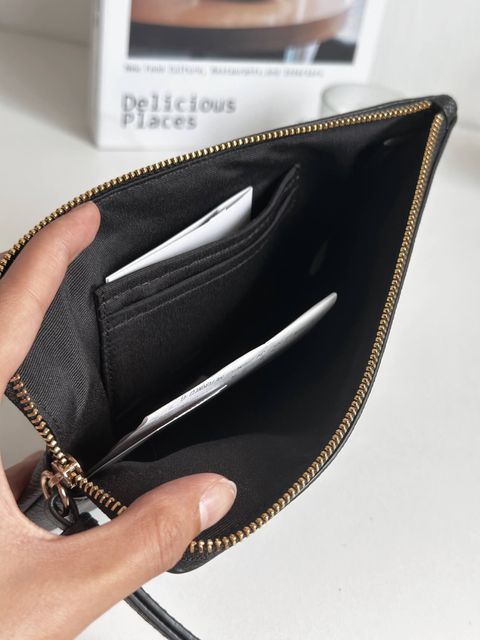 JuzBeauty_JuzBeautyMalaysia_JuzPretty_Authentic_Kbeauty_Malaysia_Skin_Care_Cosmetics_Jbeauty_Health_Care_korean_streetwear_US_Luxury_COACH 3888 Large Corner Zip Wristlet 手拿包2