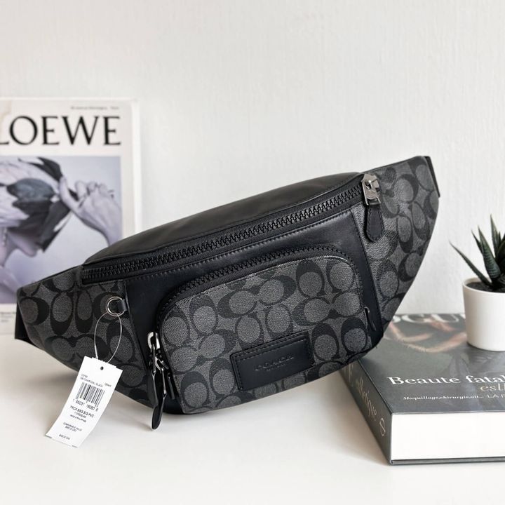 JuzBeauty_JuzBeautyMalaysia_JuzPretty_Authentic_Kbeauty_Malaysia_Skin_Care_Cosmetics_Jbeauty_Health_Care_korean_streetwear_US_Luxury_COACH C3765 Track Belt Bag In Signature Canvas Charcoal Black 男士胸包1