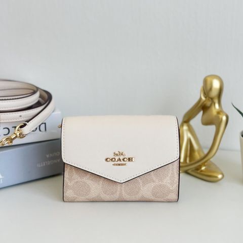 JuzBeauty_JuzBeautyMalaysia_JuzPretty_Authentic_Kbeauty_Malaysia_Skin_Care_Cosmetics_Jbeauty_Health_Care_korean_streetwear_US_Luxury_COACH CX162 Mini Envelope Wallet With Strap In Signature Canvas In Chalk 钱包 迷你斜挎包1