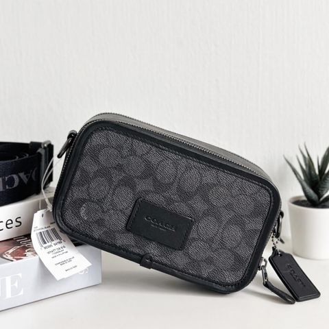 JuzBeauty_JuzBeautyMalaysia_JuzPretty_Authentic_Kbeauty_Malaysia_Skin_Care_Cosmetics_Jbeauty_Health_Care_korean_streetwear_US_Luxury_COACH CW365 Wyatt Crossbody In Signature Canvas In Charcoal Black 男款斜挎包1