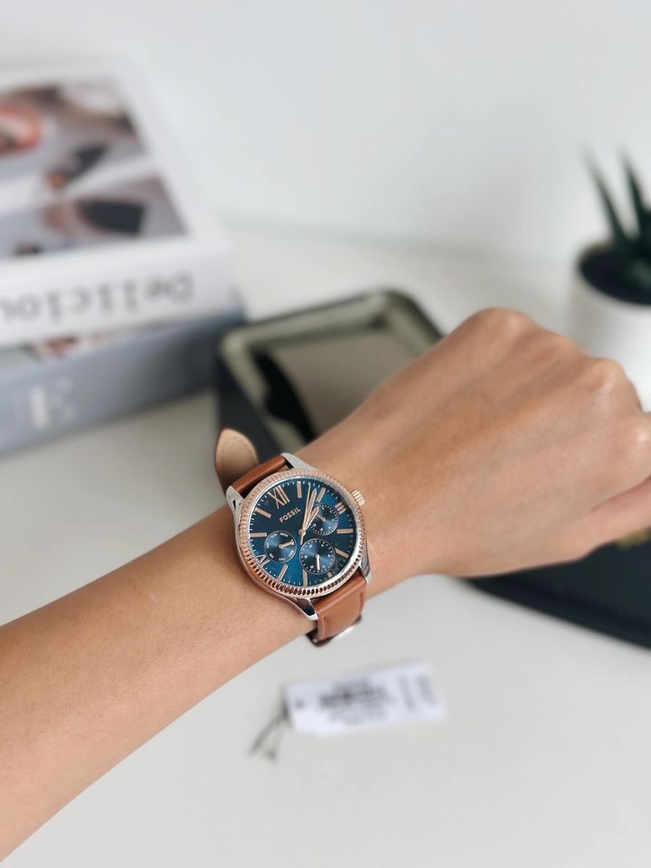 JuzBeauty_JuzBeautyMalaysia_JuzPretty_Authentic_Kbeauty_Malaysia_Skin_Care_Cosmetics_Jbeauty_Health_Care_korean_streetwear_US_Luxury_FOSSIL BQ3765 Rey Multifunction Brown Leather Watch 女款手表2