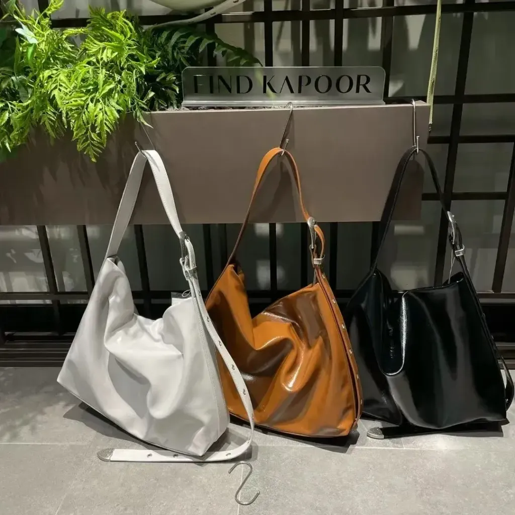 JuzBeauty-JuzBeautyMalaysia-JuzPretty-Authentic-Kbeauty-Malaysia-Skin-Care-Cosmetics-Jbeauty-Health-Care-korean-streetwear-FIND KAPOOR Belty Over Bag 35 FINDKAPOOR 斜挎包17