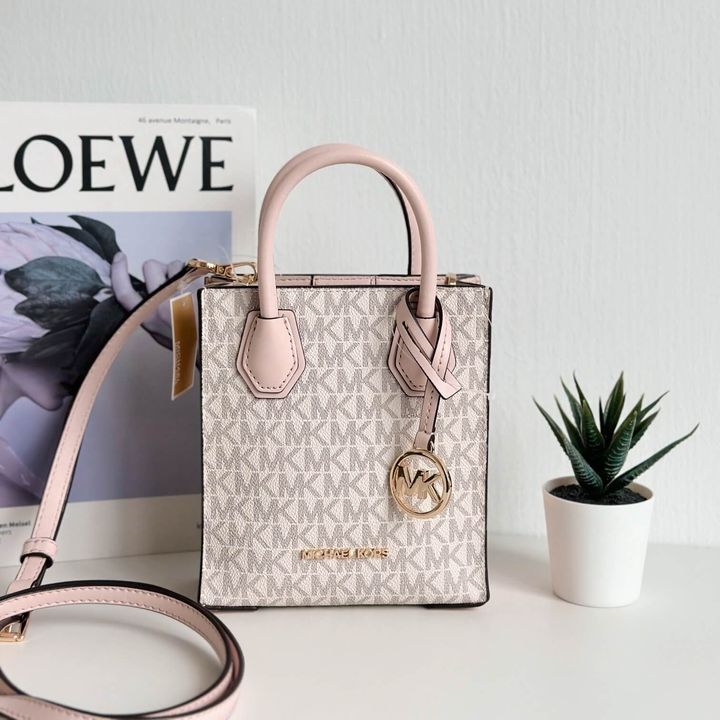 JuzBeauty_JuzBeautyMalaysia_JuzPretty_Authentic_Kbeauty_Malaysia_Skin_Care_Cosmetics_Jbeauty_Health_Care_korean_streetwear_US_Luxury_MICHAEL KORS 35T1GM9C0l Mercer Extra-small Pebbled Leather Crossbody Bag Pink 琴谱包 1