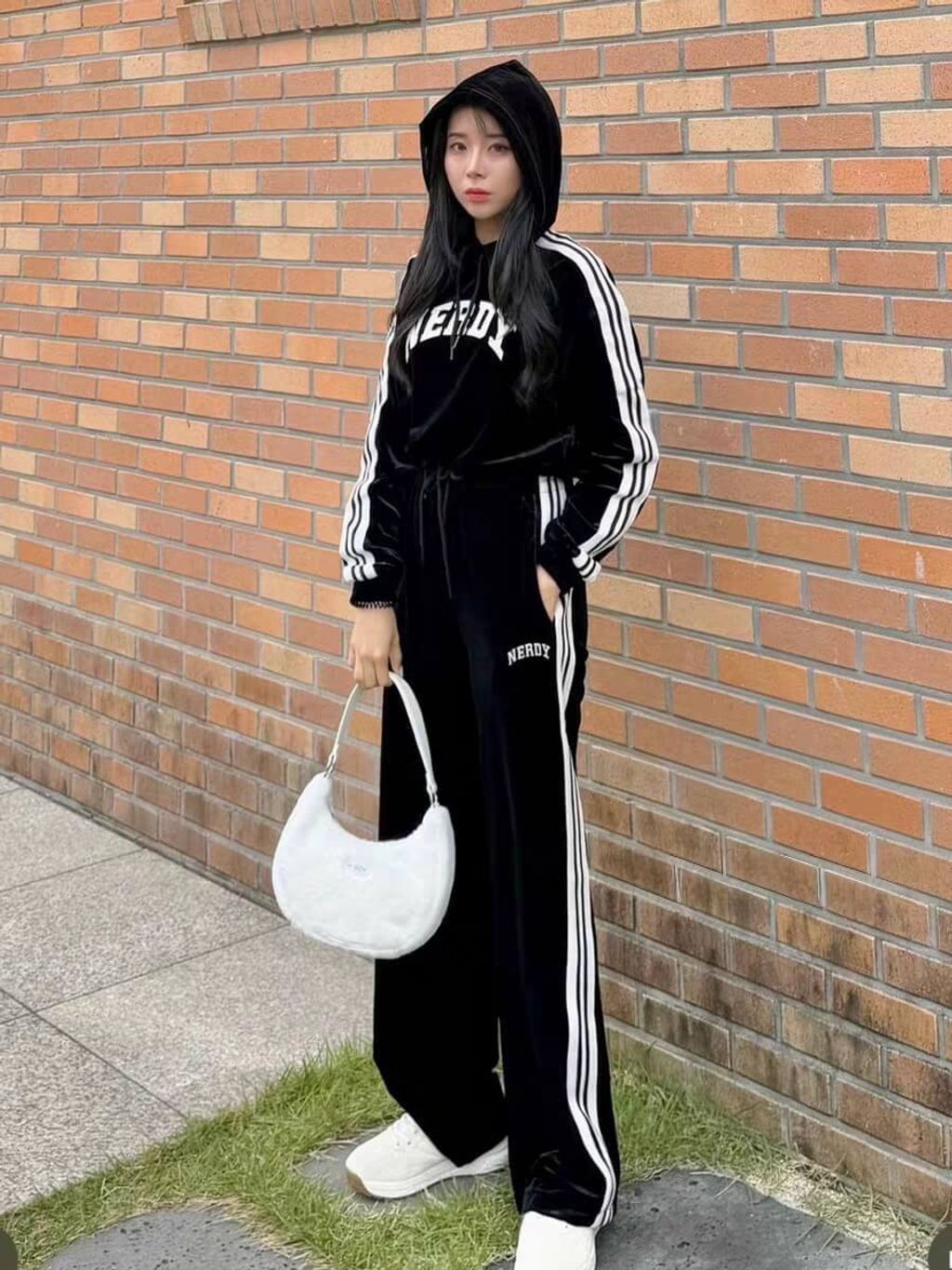 【NERDY】Eco Fur Two way Hobo Bag ★韓国人気★ LIMITED TIME PROMO】NERDY Eco Fur Two Way Hobo Bag 14473 腋