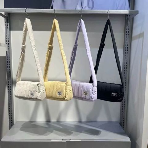 JuzBeauty-JuzBeautyMalaysia-JuzPretty-Authentic-Kbeauty-Malaysia-Skin-Care-Cosmetics-Jbeauty-Health-Care-korean-streetwear-NERDY Padding Cross Bag 24FW 12331 斜挎包9