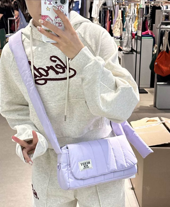 JuzBeauty-JuzBeautyMalaysia-JuzPretty-Authentic-Kbeauty-Malaysia-Skin-Care-Cosmetics-Jbeauty-Health-Care-korean-streetwear-NERDY Padding Cross Bag 24FW 12331 斜挎包6