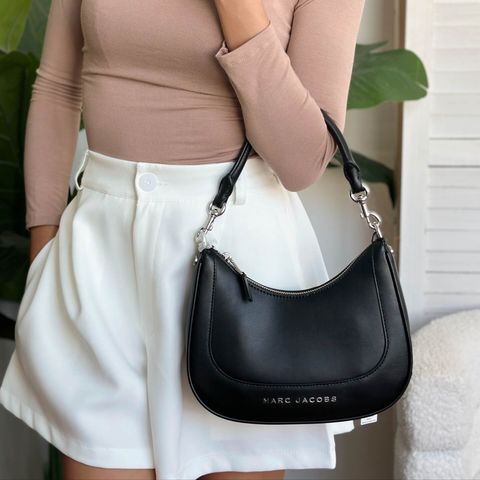 JuzBeauty_JuzBeautyMalaysia_JuzPretty_Authentic_Kbeauty_Malaysia_Skin_Care_Cosmetics_Jbeauty_Health_Care_korean_streetwear_US_Luxury_MARC JACOBS 4P3HSH018H02-001 Small Leather Hobo Bag In Black 腋下包1