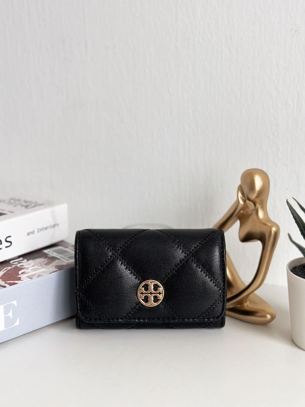 JuzBeauty_JuzBeautyMalaysia_JuzPretty_Authentic_Kbeauty_Malaysia_Skin_Care_Cosmetics_Jbeauty_Health_Care_korean_streetwear_US_Luxury_TORY BURCH 150075 Willa Card Case In Black 卡包9