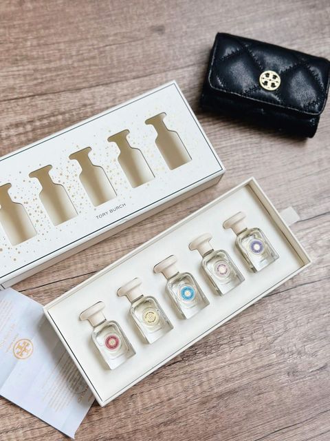 JuzBeauty_JuzBeautyMalaysia_JuzPretty_Authentic_Kbeauty_Malaysia_Skin_Care_Cosmetics_Jbeauty_Health_Care_korean_streetwear_US_Luxury_TORY BURCH Perfume Gift Set 香水礼盒2