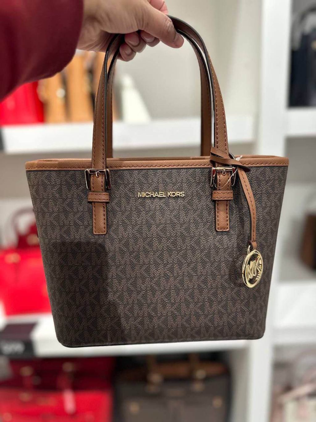 JuzBeauty_JuzBeautyMalaysia_JuzPretty_Authentic_Kbeauty_Malaysia_Skin_Care_Cosmetics_Jbeauty_Health_Care_korean_streetwear_US_Luxury_MICHAEL KORS 35T9GTVT0B Jet Set Travel Extra-small Logo Top-zip Tote Bag In Brown 托特包7