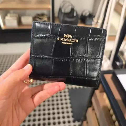 JuzBeauty_JuzBeautyMalaysia_JuzPretty_Authentic_Kbeauty_Malaysia_Skin_Care_Cosmetics_Jbeauty_Health_Care_korean_streetwear_US_Luxury_COACH C6092 Croc Snap Wallet In Black 钱包7