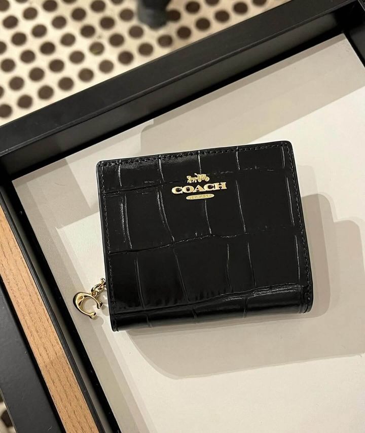 JuzBeauty_JuzBeautyMalaysia_JuzPretty_Authentic_Kbeauty_Malaysia_Skin_Care_Cosmetics_Jbeauty_Health_Care_korean_streetwear_US_Luxury_COACH C6092 Croc Snap Wallet In Black 钱包8