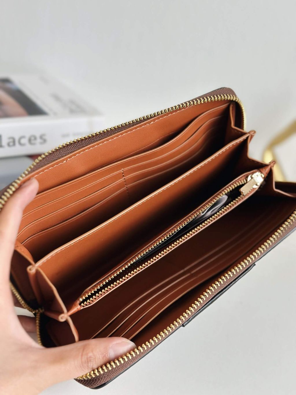 JuzBeauty_JuzBeautyMalaysia_JuzPretty_Authentic_Kbeauty_Malaysia_Skin_Care_Cosmetics_Jbeauty_Health_Care_korean_streetwear_US_Luxury_COACH CW947 Long Zip Around Wallet In Im-Tan-Black 长钱包2