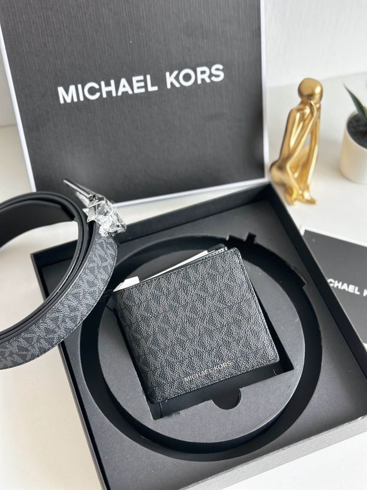 JuzBeauty_JuzBeautyMalaysia_JuzPretty_Authentic_Kbeauty_Malaysia_Skin_Care_Cosmetics_Jbeauty_Health_Care_korean_streetwear_US_Luxury_MICHAEL KORS 36S4LGFF6B Signature Logo Billfold Wallet And Belt Gift Set 钱包+腰带礼盒3
