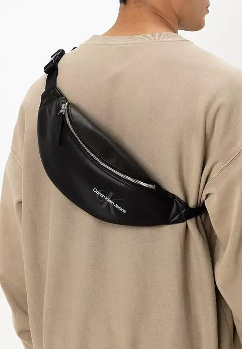 JuzBeauty_JuzBeautyMalaysia_JuzPretty_Authentic_Kbeauty_Malaysia_Skin_Care_Cosmetics_Jbeauty_Health_Care_korean_streetwear_US_Luxury_CALVIN KLEIN SP40599507 PU Belt Bag In Black 男款胸包2
